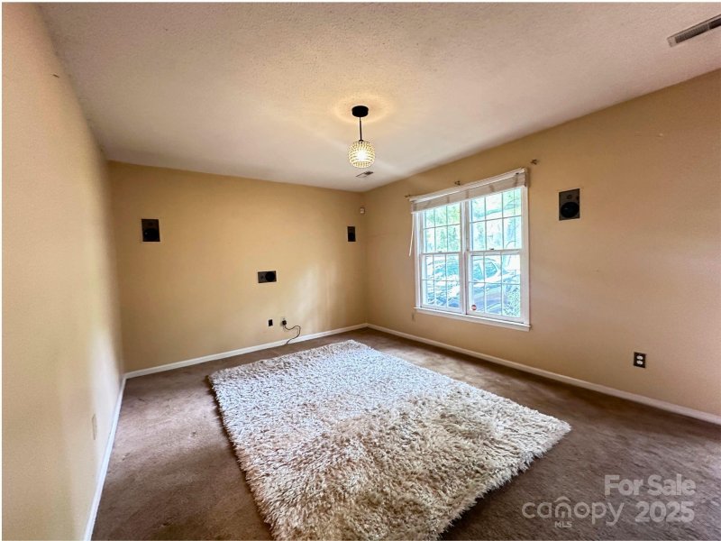 Property image 5 of 6543 Montezuma Trail in Hickory Ridge, Charlotte, NC 28227