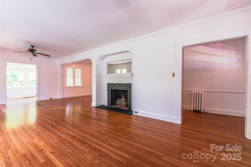 Property image 3 at 42 Lawrence Place, Asheville, NC 28801