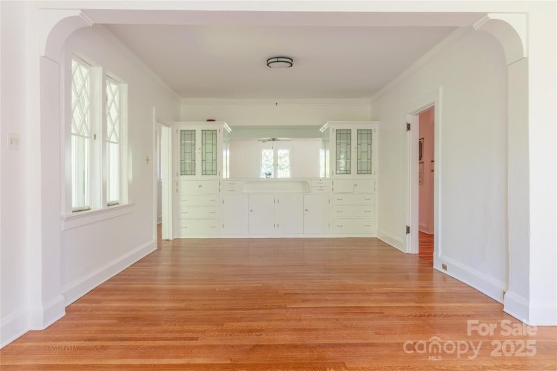 Property image 4 at 42 Lawrence Place, Asheville, NC 28801