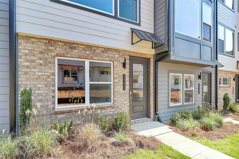 5731 Castlerea Drive