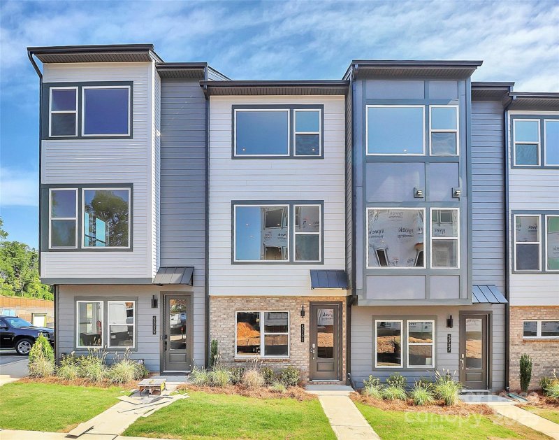 Property image 2 at 5731 Castlerea Drive, Charlotte, NC 28217