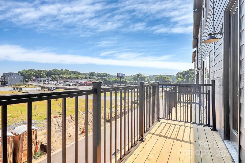 Property image 4 at 5731 Castlerea Drive, Charlotte, NC 28217