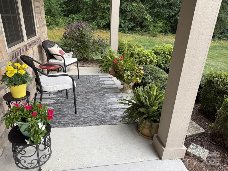 Property image 4 at 860 Wynnshire Drive, Hickory, NC 28601