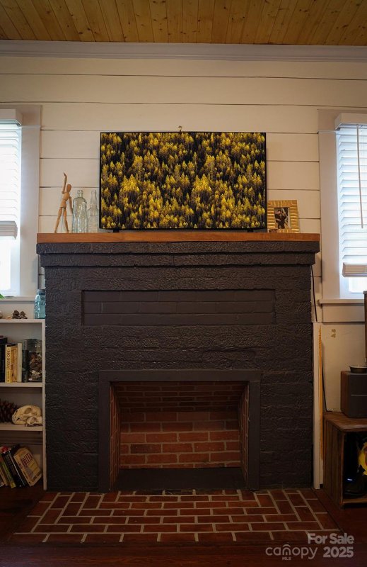 Property image 4 of 107 Riverview Drive in French Broad Terrace, Asheville, NC 28806