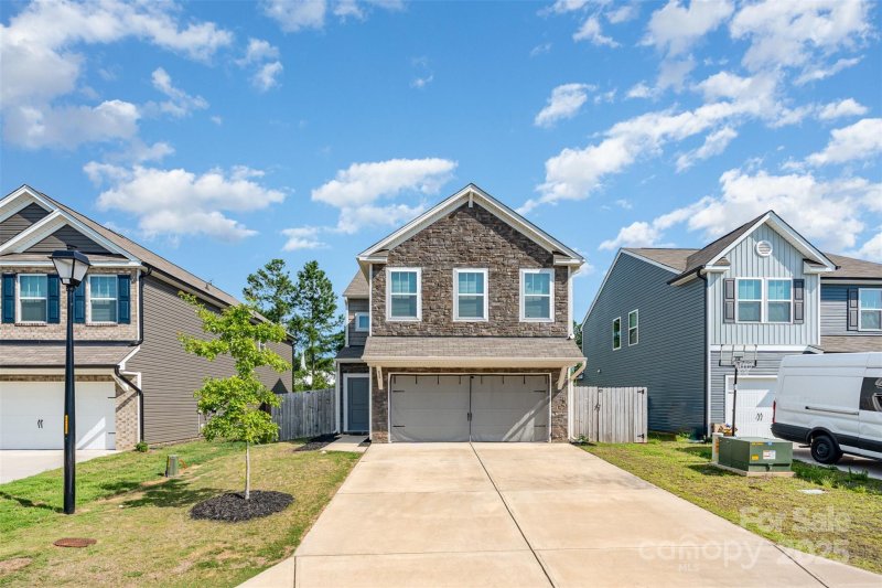 Property image 2 of 839 Foxglove Lane in Austen Lakes, York, SC 29745