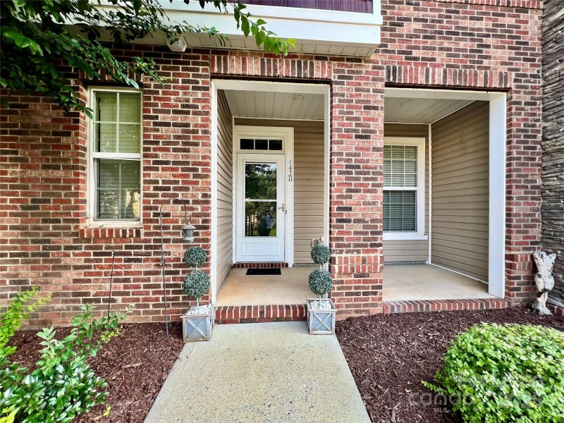 Property image 2 of 142 Silverspring Place in Waterlynn, Mooresville, NC 28117