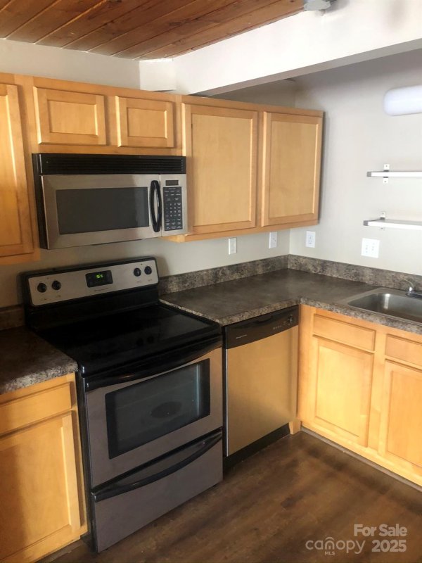 Property image 4 at 201 S Hoskins Road, Charlotte, NC 28208