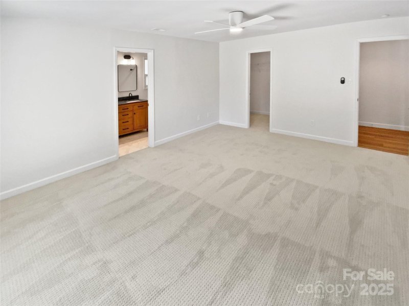 Property image 5 at 10934 Coachman Circle, Charlotte, NC 28277