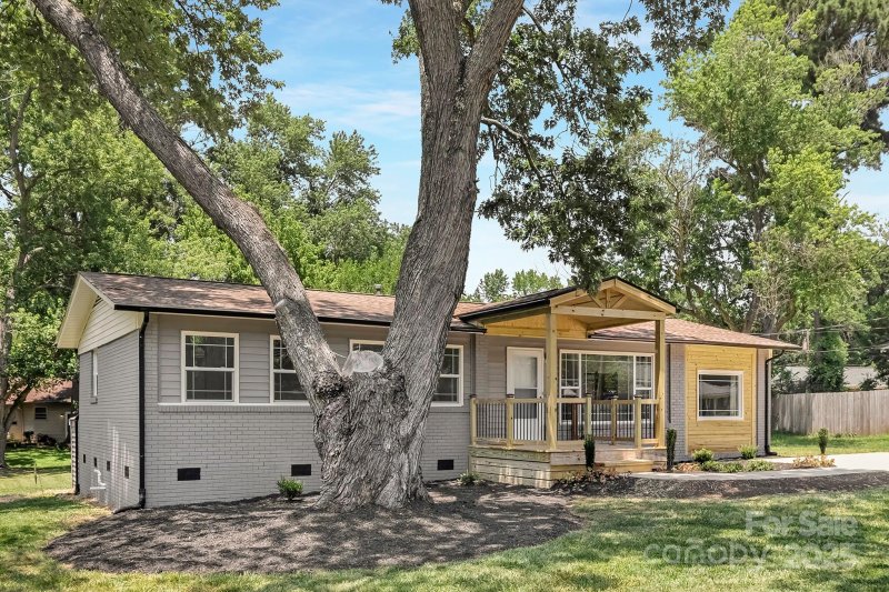 Property image 2 of 4219 Tipperary Place in Shannon Park, Charlotte, NC 28215