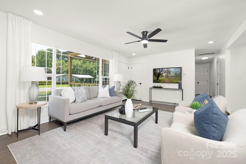 Property image 4 of 4219 Tipperary Place in Shannon Park, Charlotte, NC 28215