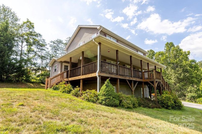 Property image 5 of 365 Hemlock Springs Trail in Twin Brook Hills, Weaverville, NC 28787