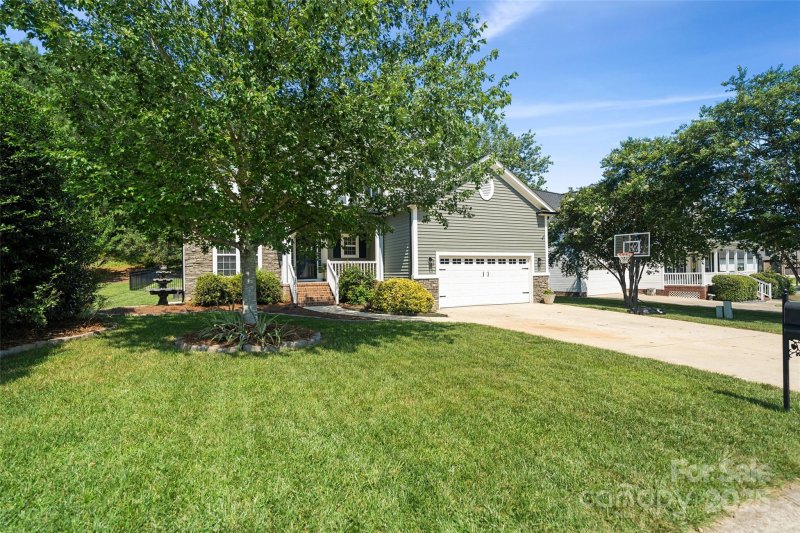 Property image 3 of 1677 Shetland Lane in Seven Oaks, Rock Hill, SC 29730