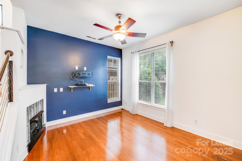 Property image 2 at 914 Warren Burgess Lane, Charlotte, NC 28205