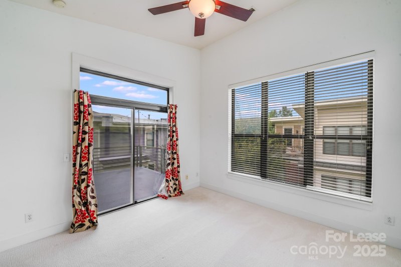 Property image 4 at 914 Warren Burgess Lane, Charlotte, NC 28205