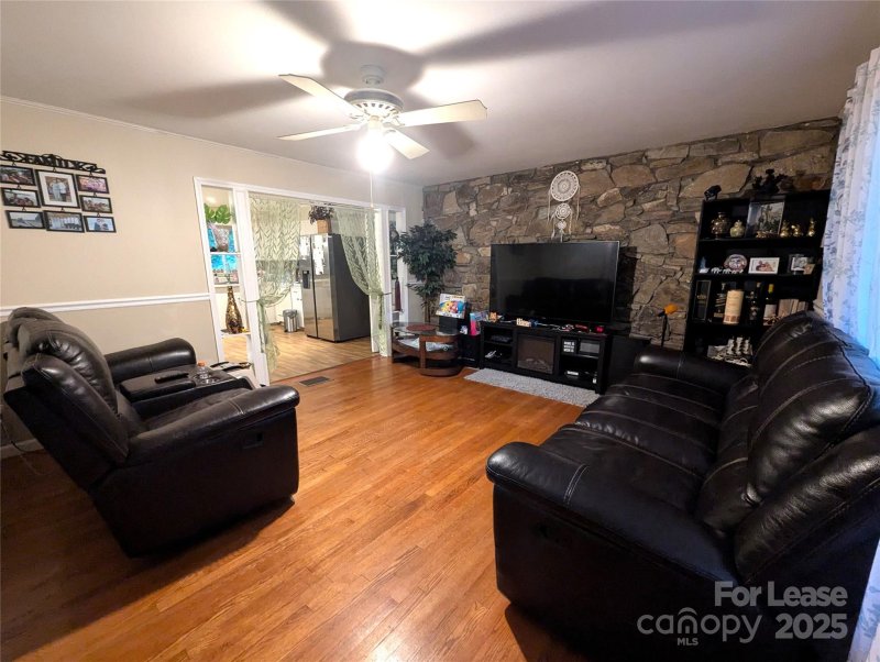 Property image 3 at 105 Balsam Road, Hendersonville, NC 28792