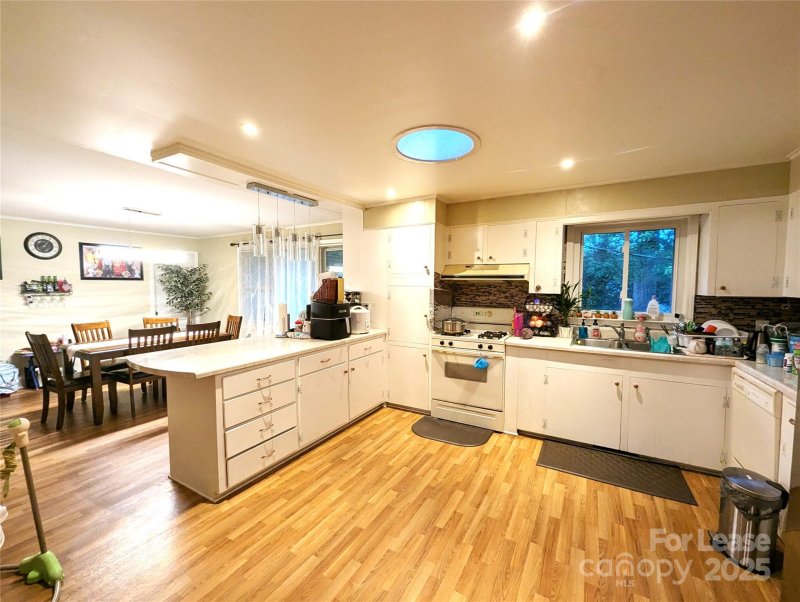 Property image 4 at 105 Balsam Road, Hendersonville, NC 28792