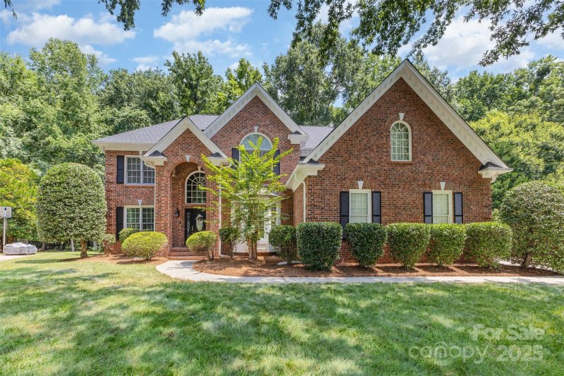 Property image 3 of 6612 Saunton Court in Providence Country Club, Charlotte, NC 28277