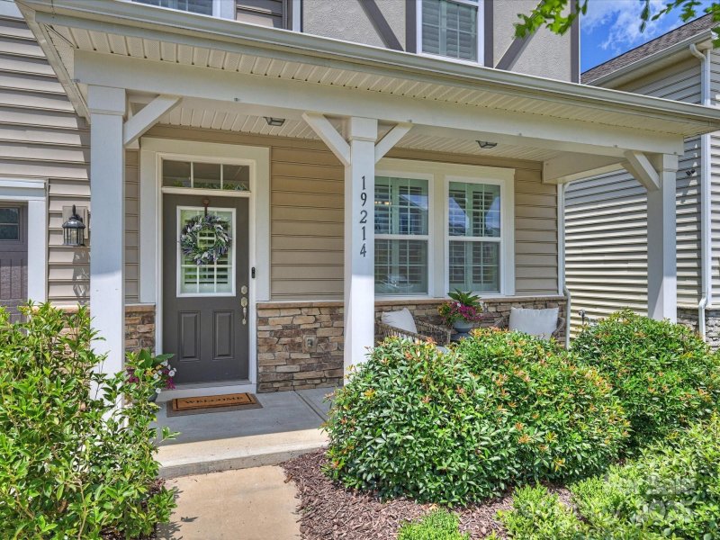 Property image 2 of 19214 Hawk Haven Lane in Ridgewater, Charlotte, NC 28278