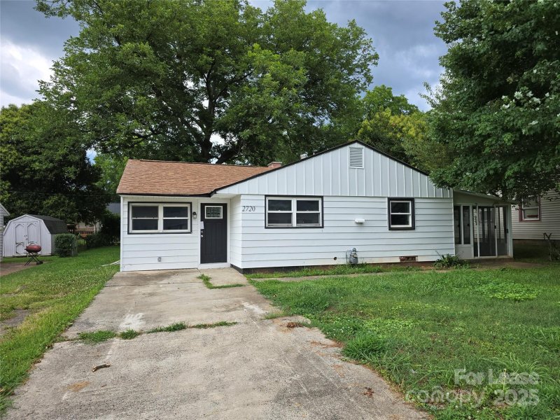 Property image 2 of 2720 Englehardt Street in University Park, Charlotte, NC 28216