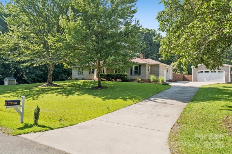 Property image 2 at 4432 Bob White Court, Charlotte, NC 28213