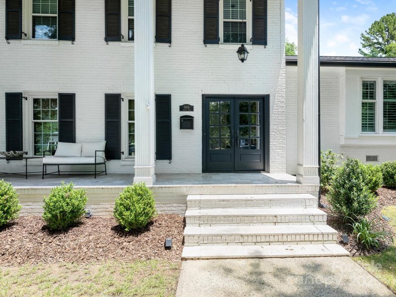 Property image 2 at 3001 Colony Road, Charlotte, NC 28211