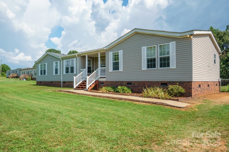 Property image 2 at 6785 Knotty Wood Lane, Vale, NC 28168