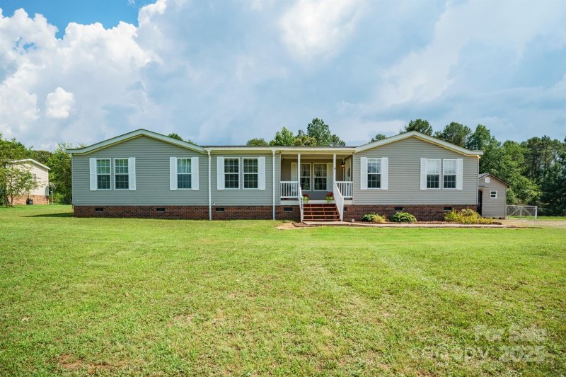 Property image 3 at 6785 Knotty Wood Lane, Vale, NC 28168