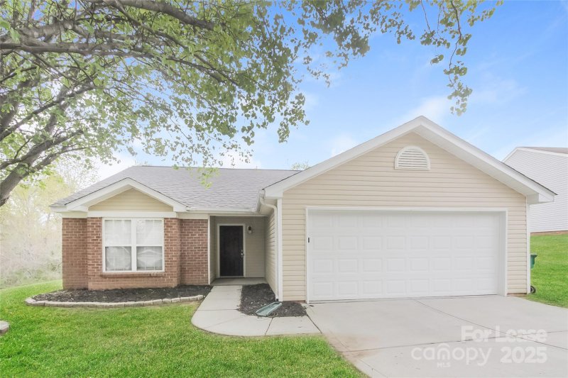 Property image 2 at 7116 Red Bud Circle, Charlotte, NC 28214