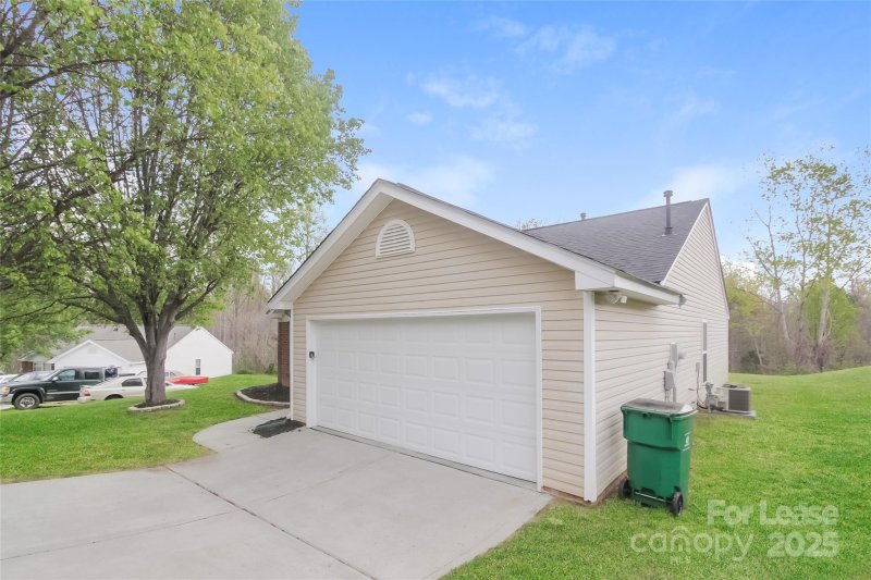 Property image 3 at 7116 Red Bud Circle, Charlotte, NC 28214