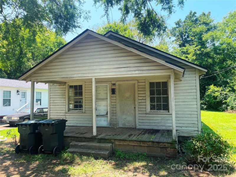 213 Maple Street