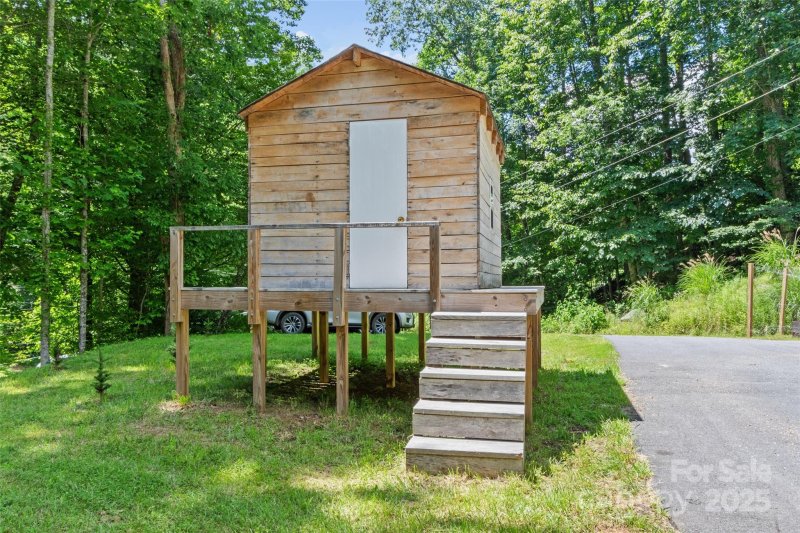 Property image 2 of 222 Fox Creek Road in Stepping Stone Creek Estates, Mars Hill, NC 28754