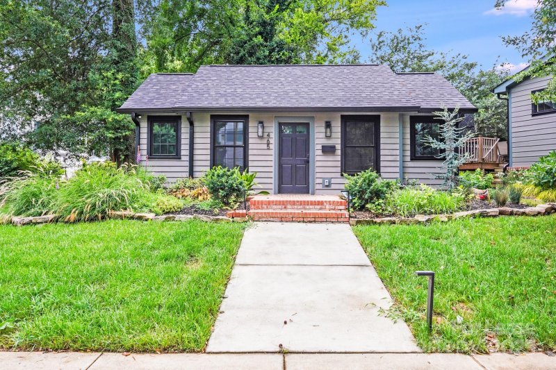 465 W Worthington Avenue