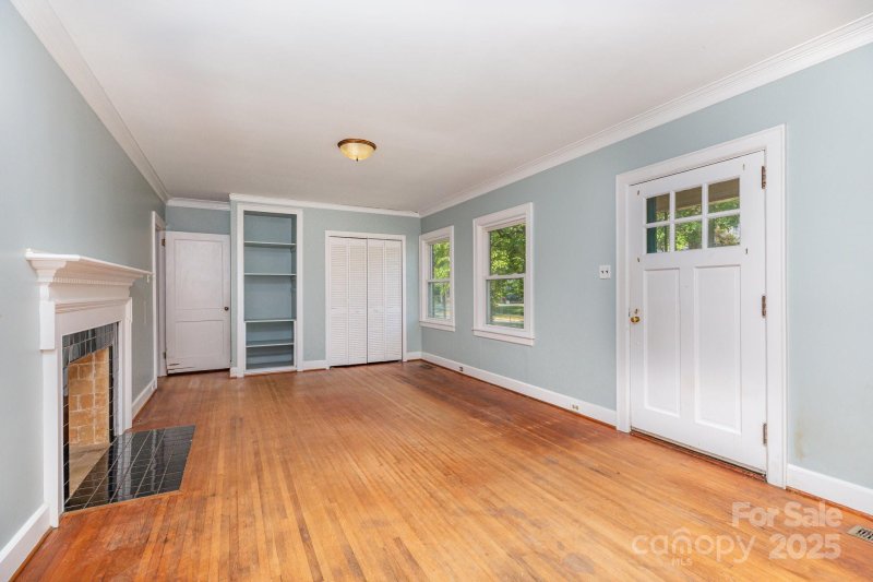 Property image 4 at 1701 Dilworth Road, Charlotte, NC 28203