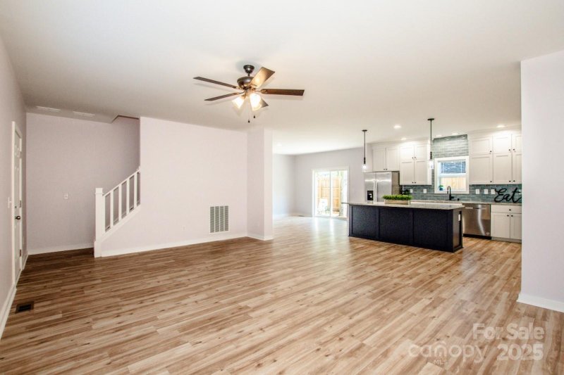 Property image 3 of 7039 Executive Circle in Lake Shore, Denver, NC 28037