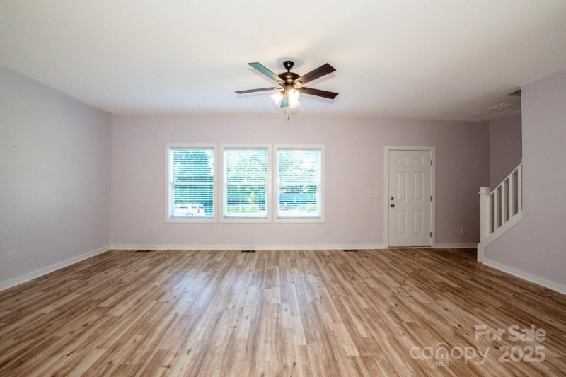 Property image 4 of 7039 Executive Circle in Lake Shore, Denver, NC 28037