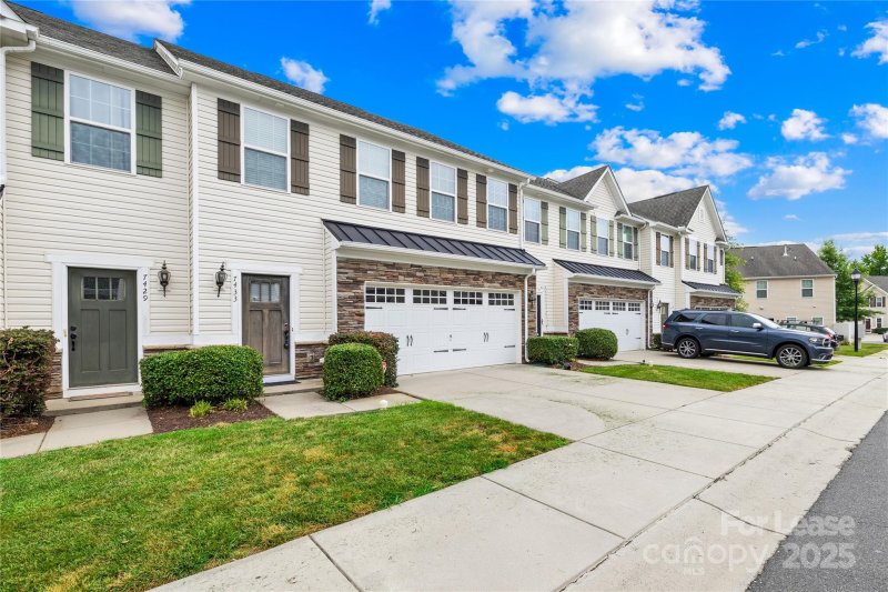 Property image 2 at 7433 White Elm Lane, Charlotte, NC 28273