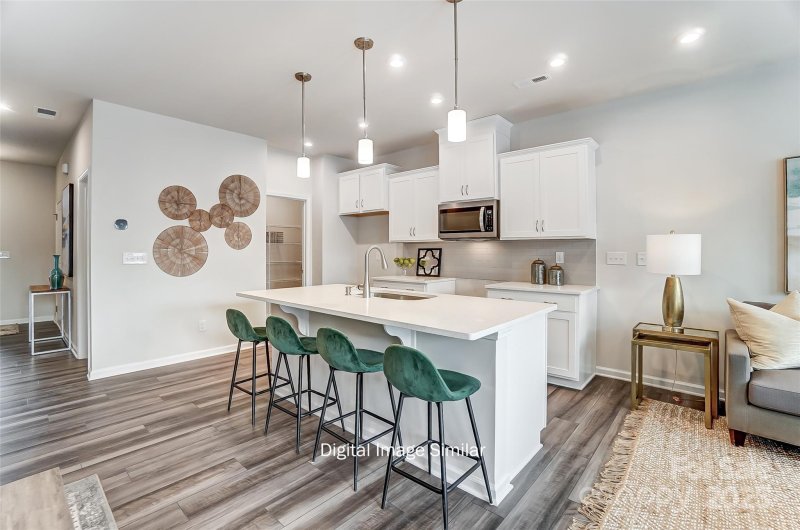 Property image 2 of 7126 Hodges Meadow Lane in Bailey Run, Charlotte, NC 28213