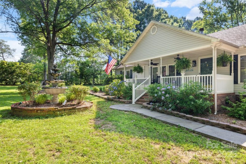 Property image 2 at 4534 Pebblebrook Circle, Concord, NC 28027