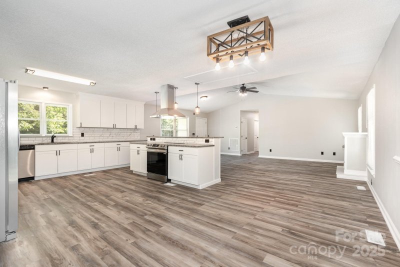 Property image 3 of 7154 Woodcock Trail in Hunters Oak, Stanley, NC 28164