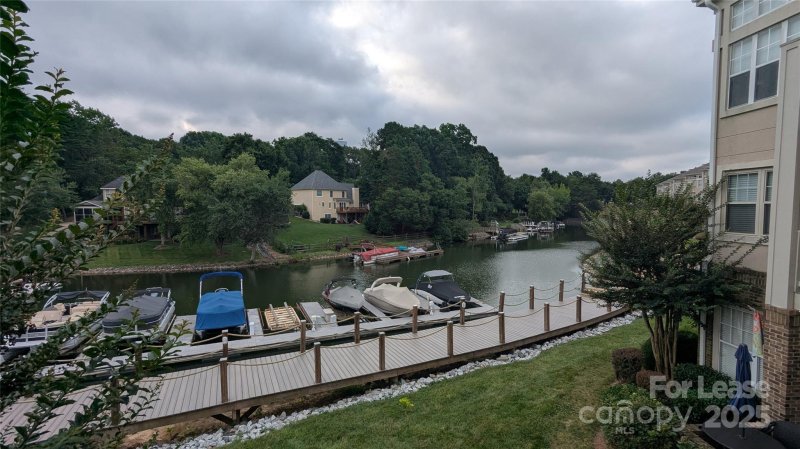 Property image 2 of 107 Pier 33 Drive in Pier 33, Mooresville, NC 28117