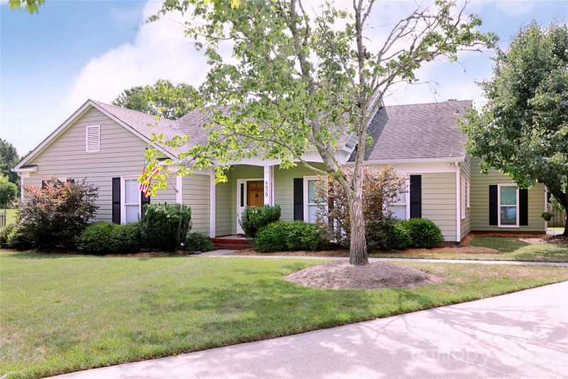 Property image 2 at 8829 Gelligum Drive, Charlotte, NC 28277