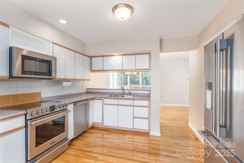 Property image 3 of 2 New Cross South in Eastmoor, Asheville, NC 28805