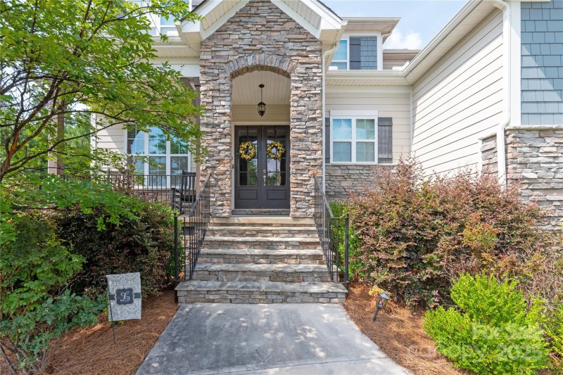 Property image 2 at 221 N Centurion Lane, Mount Holly, NC 28120