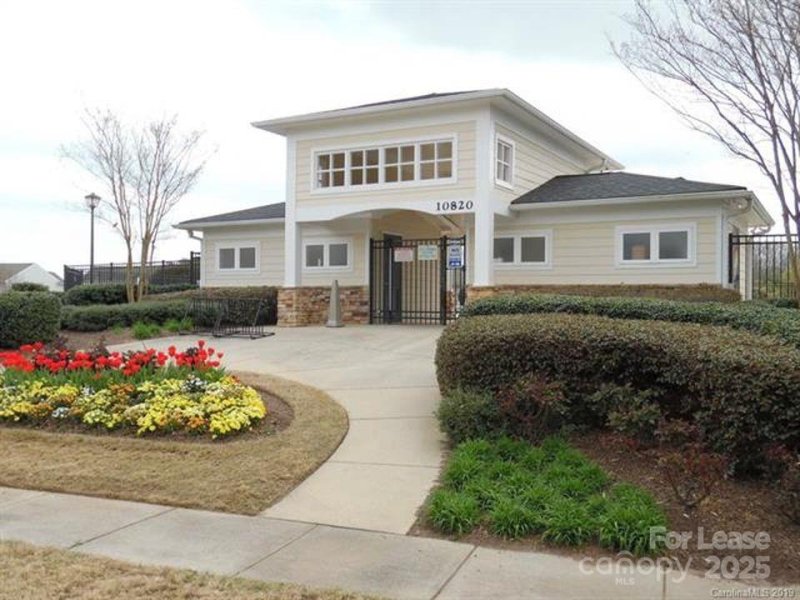 Property image 5 at 17222 Westmill Lane, Charlotte, NC 28277