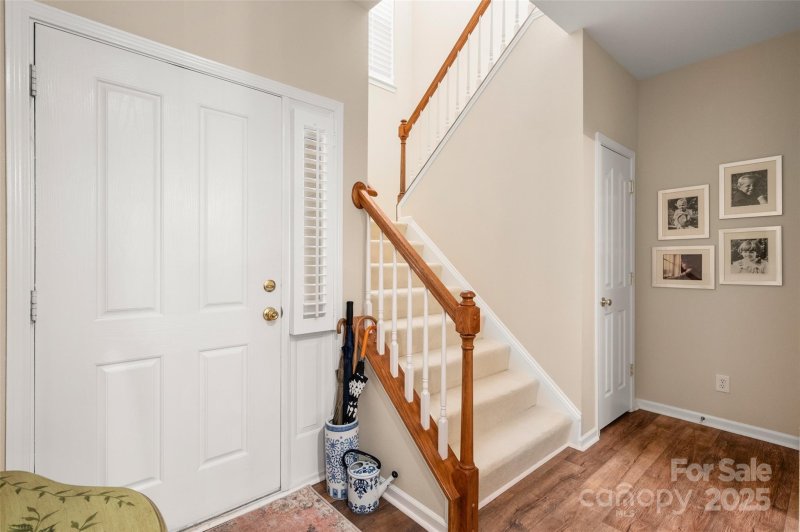 Property image 3 of 10960 Princeton Village Drive in Princeton at Southampton, Charlotte, NC 28277