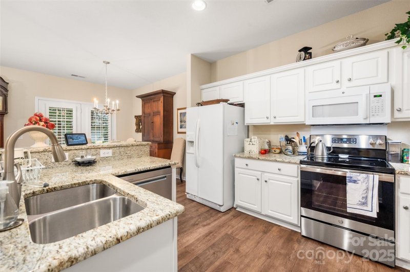 Property image 5 of 10960 Princeton Village Drive in Princeton at Southampton, Charlotte, NC 28277