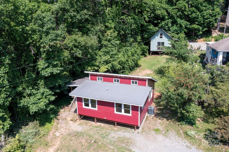Property image 2 at 109 Azalea Avenue, Swannanoa, NC 28778