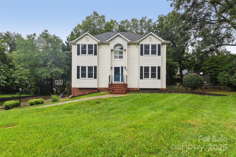 22 31st Avenue Court