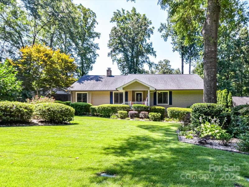 Property image 3 of 1047 Honeybee Trail in Old Orchard, Fort Mill, SC 29715