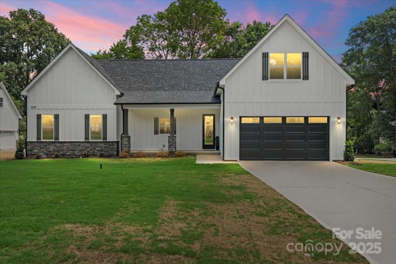 Arrowood Estates, Lancaster Community